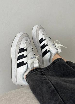 Жіночі кросівки adidas/білі кросівки /трендове взуття