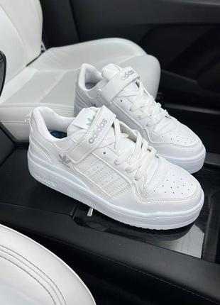 Кросівки D и VR очки.