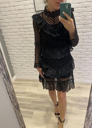 Платье из кружева