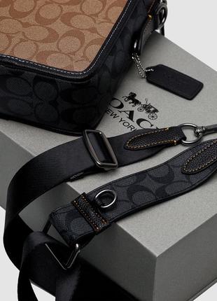 Чоловіча барсетка coach charter crossbody 24 in signature canvas бежева сумка через плече6 фото