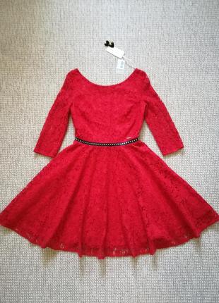 Кружевное красное платье guess
