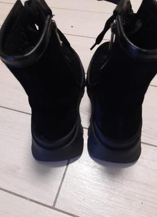 Легкі та теплі натуральні замшеві ботинки3 фото