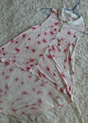 Удлиненная рубашка с коротким рукавом и цветочным принтом1 фото