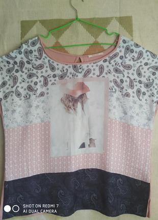 Ніжна блуза-футболка в пудрових тонах