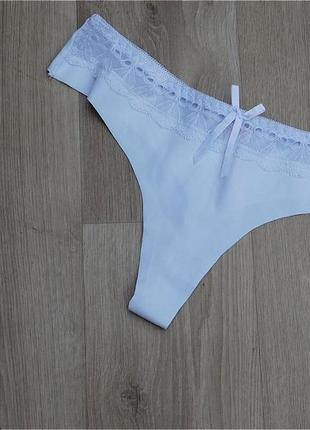 Трусики с кружевом. белые