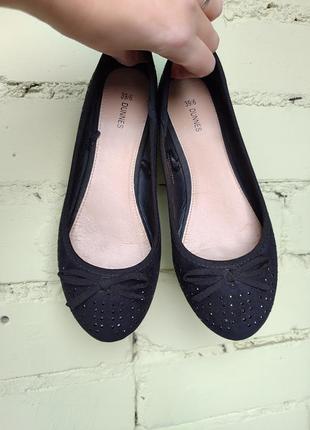 Туфли балетки от бренда dunnes со стразами