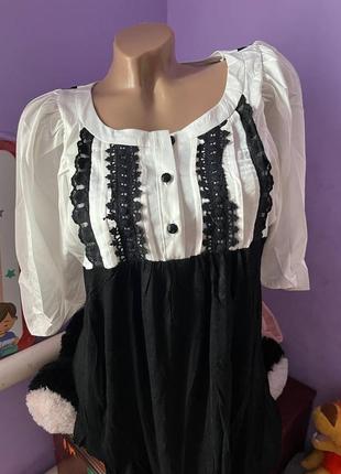 Жіноча блуза з мереживом