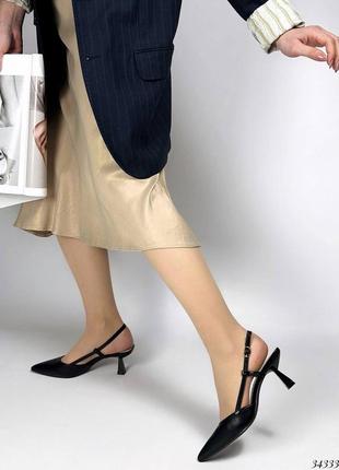 Туфлі жіночі слінгбеки на низьких підборах6 фото