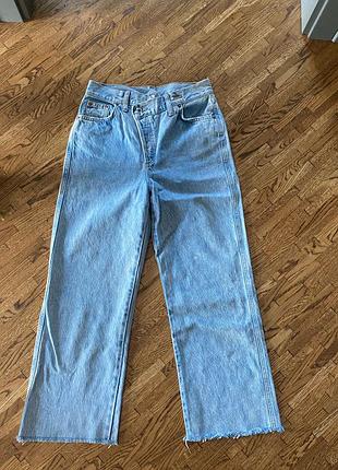 Джинси прямі із необробленим низом