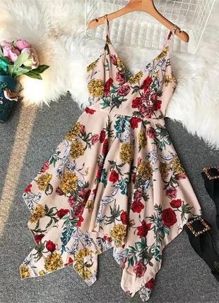Гарне плаття-сарафан в квітковий принт😍