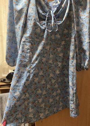 Гарна, легка, ніжна сукня у квітковий принт з розрізом на нозі2 фото