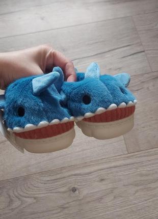 Нові дитячі тапочки акула3 фото