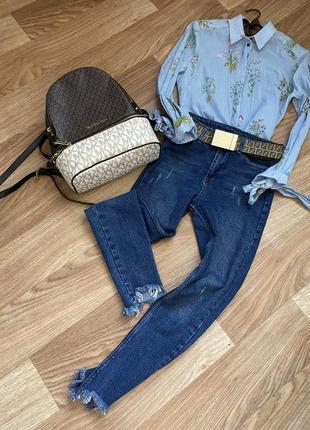 Продаю стильні джинси  жіночі ідеальн.істан  новий .одягнула раз ,не мій розмір.