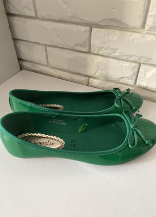 Гарні балетки ізумрудного кольору еколак 38,5