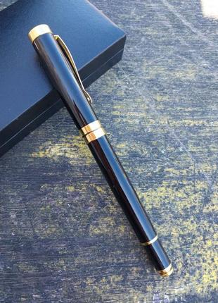 Ручка письмова з гравіюванням іменна зі змінними стрижнями у футлярі