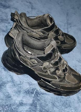 Кросівки " zara" 35 розмір