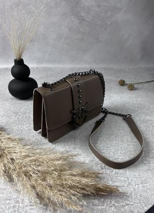 Сумка кожаная женская pinko коричневая женская сумочка на цепочке пинко в подарочной упаковке7 фото