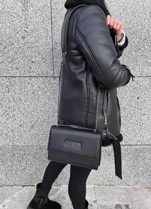 Кожаная женская сумка guess черная женская сумочка на цепочке через плечо гесс в подарочной упаковке9 фото