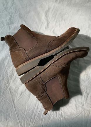 Жіночі демісезонні черевики челсі зі штучної замші3 фото