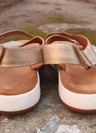 Жіночі шкіряні сандалі, босоніжки clarks jemsa cross7 фото