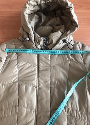 Куртка жіноча з капюшоном осіння