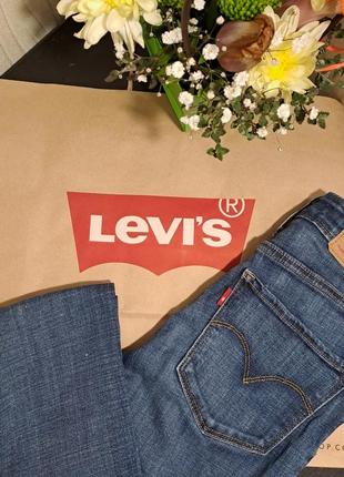 Джинсы фирмы levis  721 размер 26