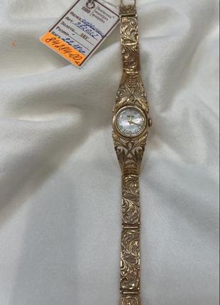 Золотий жіночий годинник з браслетом 585 проби
