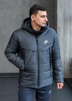 Топові демісезоні куртки nike