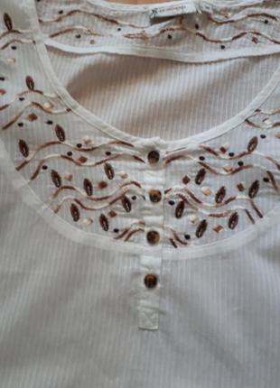 Ніжна блузка із вишивкою2 фото