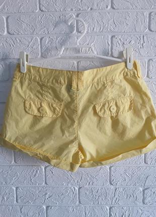 Короткі жіночі шорти з підворотом3 фото