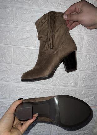 Жіночі черевички- козачки 37 розмір на стійкому каблучку та на замочку - нові - 400 грн2 фото