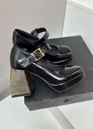 Жіночі туфлі на стійких підборах із натуральної шкіри m strip1 фото