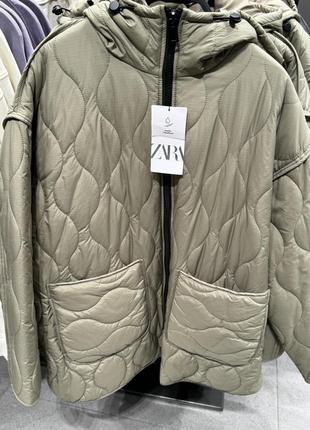 Zara  стьобана куртка з капюшоном жіноча2 фото