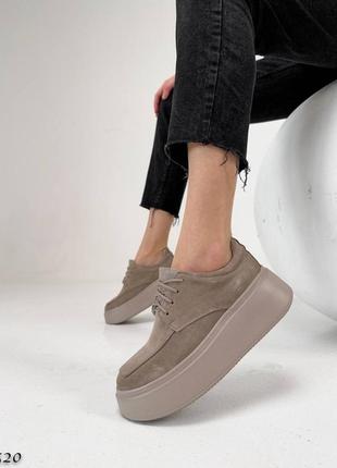 Натуральні замшеві туфлі - броги - лофери кольору мокко на шнурівці на високій підошві8 фото