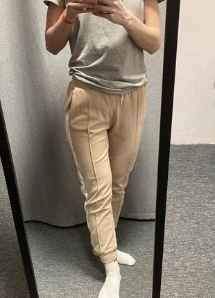 Спортивні штани reserved