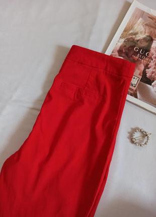 Красные брюки скини на высокой посадке со стрелками/по фигуре4 фото