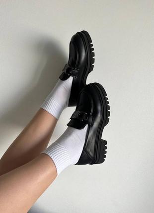 Жіночі шкіряні лофери розпродаж