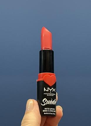 Нова червона бордова матова помада nyx suede matte lipstick mac inglot kiko4 фото