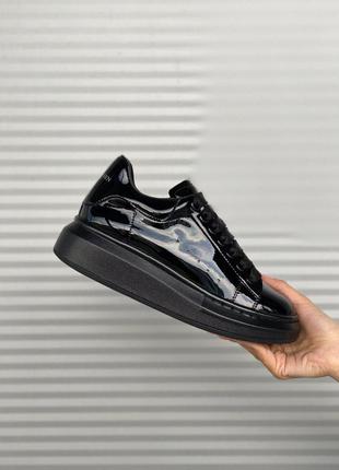 Alexander mcqueen лакированные женские кроссовки маквин черного цвета (36-40)💜5 фото