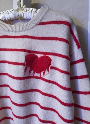 Фірмовий оверсайз светр з серцем у смужку2 фото