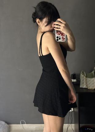 Фактурна чорна сукня4 фото