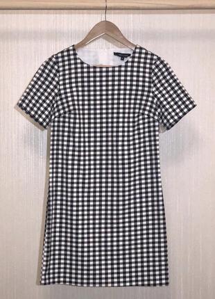 Классное платье прямого силуэта ,новое new look