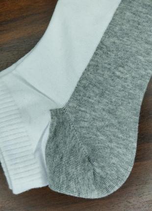 Чоловічі базові короткі біло-сірі шкарпетки 41-473 фото
