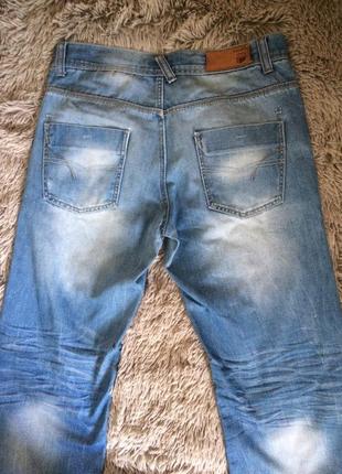 Мужские классические джинсы голубые прямые синие потертые5 фото
