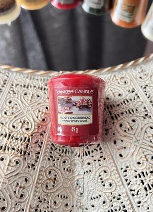 Ароматична свічка yankee candle новорічна frosty gingerbread