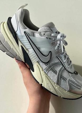 Кросівки nike v2k run оригінал