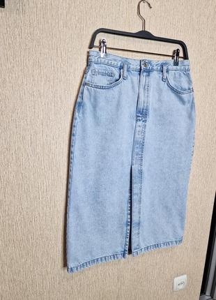 Стильна джинсова юбка міді зі шліцею спереду mango2 фото