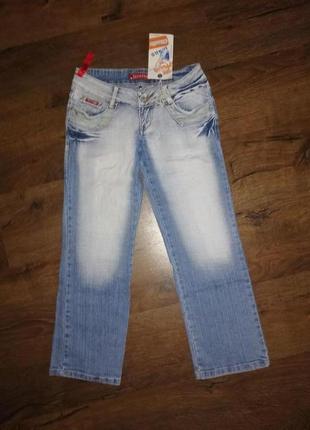 Джинсы прямого кроя