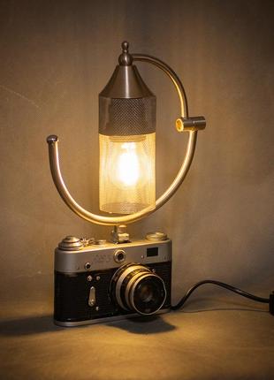 Настольный оригинальный светильник в стиле лофт.4 фото