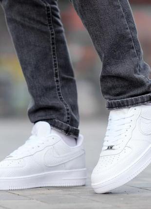 Чоловічі шкіряні, білі, стильні кросівки nike air force low. від 40 до 44 рр. 0793 ал демісезонні6 фото